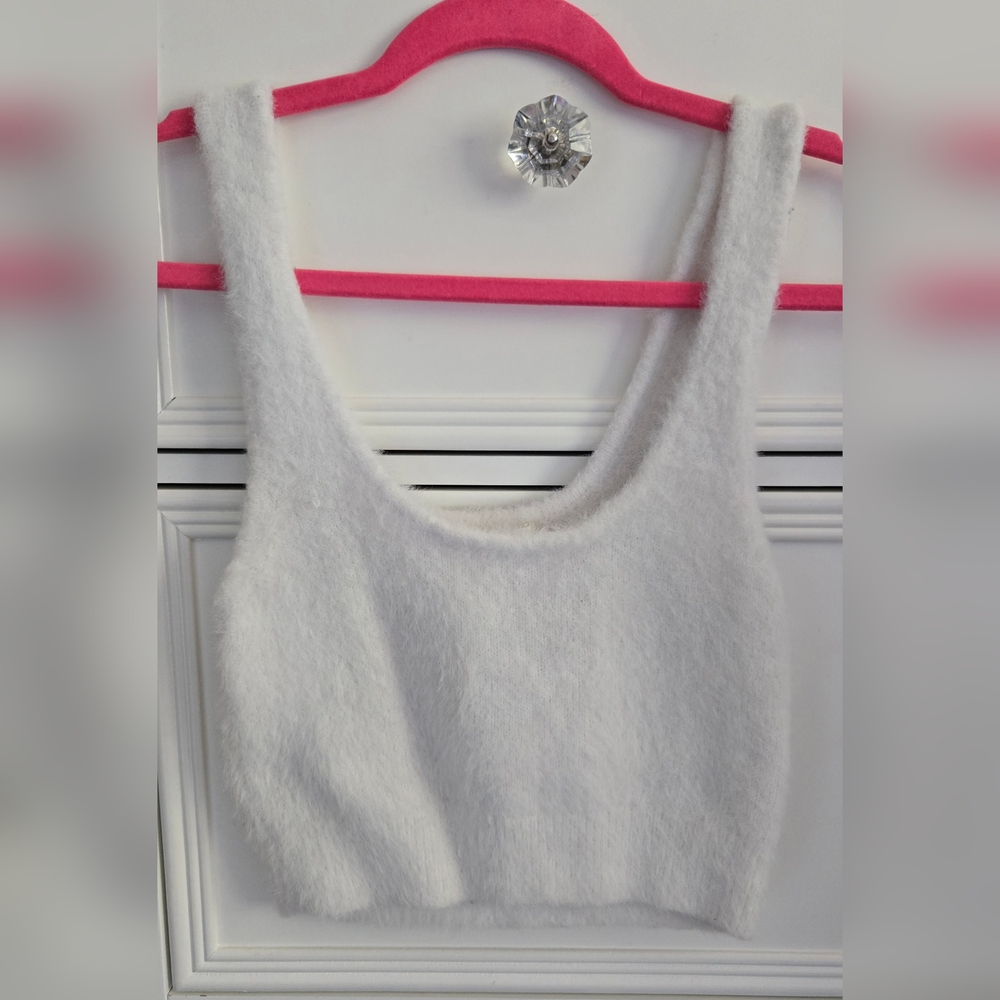 H&M White Fuzzy Cropped Tank Top Size S